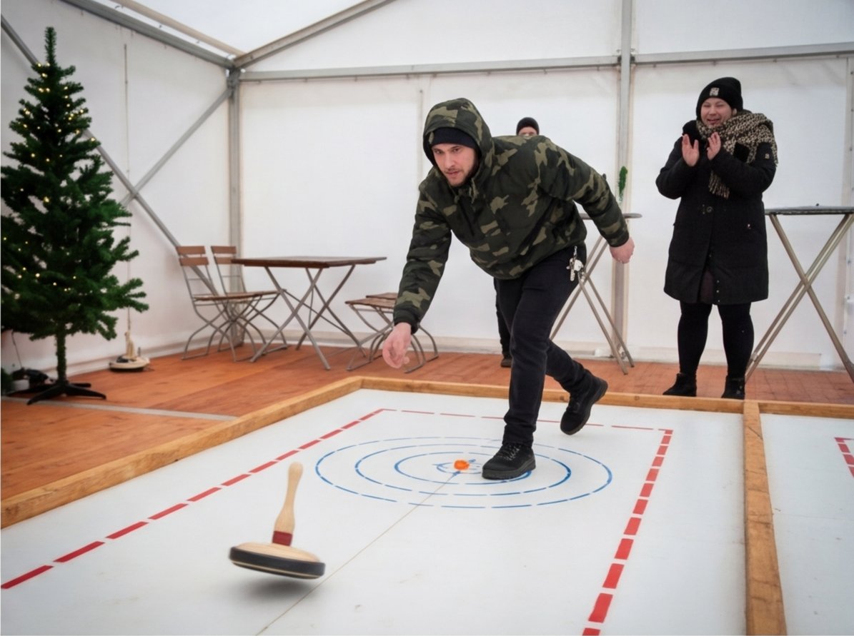 Spieler beim Eisstockschießen im Cassiopeia Berlin